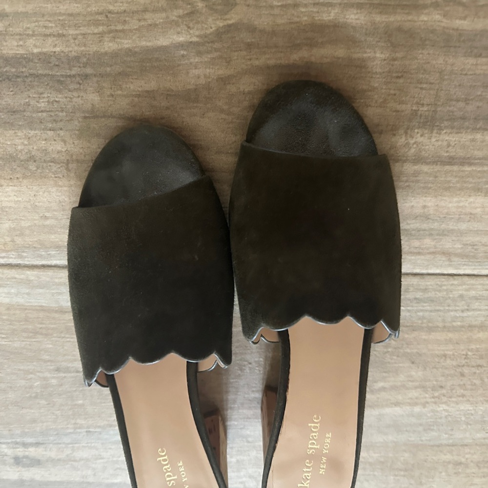 Kate spade scalloped green suede open toe size 8